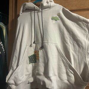 Cream Nike sweatshirt